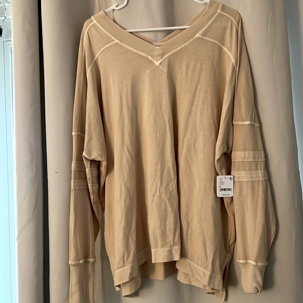 Free people NWTs oversized long sleeve top